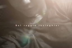 床上亲吻的短视频,床上亲吻短视频浪漫回顾